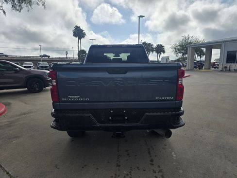 Used 2025 Chevrolet Silverado 2500 Custom w/ Custom Value Package image 4
