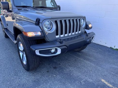 Used 2021 Jeep Wrangler Unlimited Sahara w/ Uconnect 4C Nav & Sound Group image 8