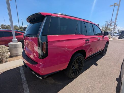 Used 2023 Cadillac Escalade Premium Luxury w/ Performance Package AWD/4WD image 5