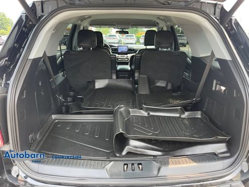 Used 2021 Ford Explorer XLT w/ Equipment Group 202A AWD/4WD image 22