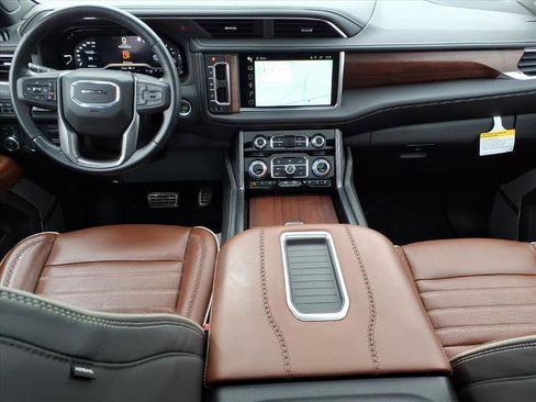 Used 2023 GMC Yukon XL Denali Ultimate image 18