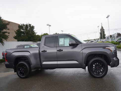 Used 2022 Toyota Tundra Limited w/ TRD Off-Road Package AWD/4WD image 4