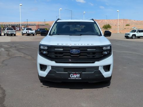 Used 2025 Ford Expedition Active image 9