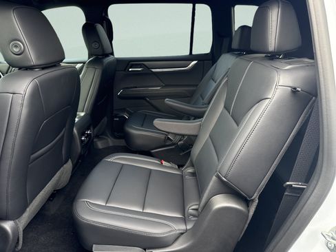 New 2026 GMC Acadia Elevation w/ Elevation Premium Package AWD/4WD image 23