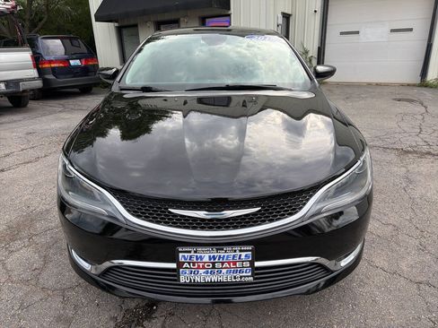 Used 2015 Chrysler 200 Limited w/ Convenience Group FWD image 2