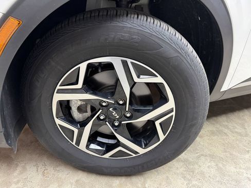 Used 2024 Kia Sportage LX AWD/4WD image 28