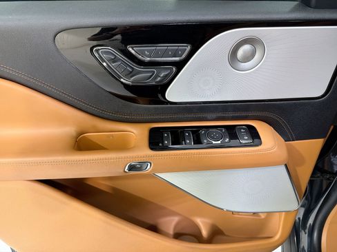 Used 2022 Lincoln Aviator Black Label w/ Dynamic Handling Package image 12