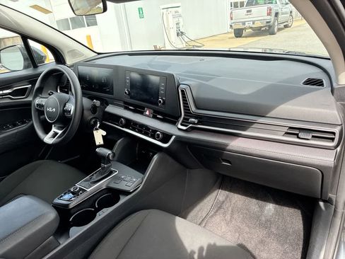 Used 2024 Kia Sportage LX image 23