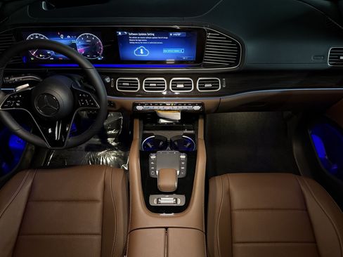 New 2026 Mercedes-Benz GLS 450 4MATIC image 12
