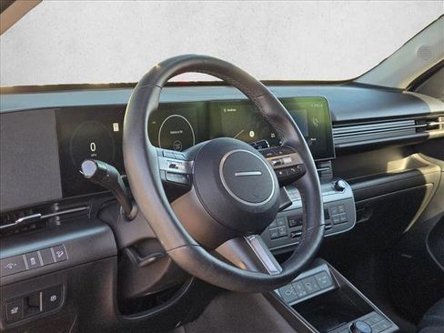 Used 2024 Hyundai Kona Limited image 10