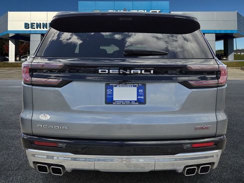 Used 2025 GMC Acadia Denali w/ Super Cruise Package image 5