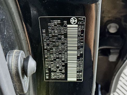 Used 2017 Toyota Corolla LE image 12