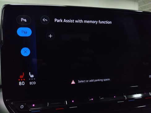 Certified 2024 Volkswagen ID.4 2WD image 19