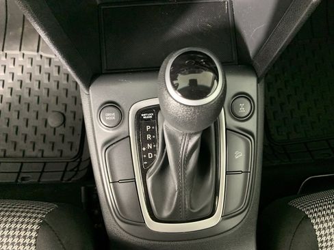 Used 2021 Hyundai Kona SE image 15