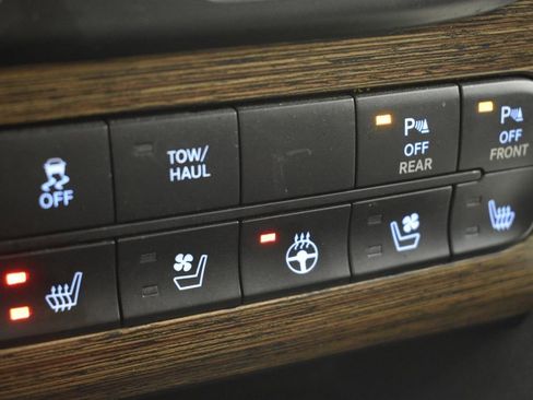 Used 2018 RAM 1500 Laramie w/ Convenience Group image 47