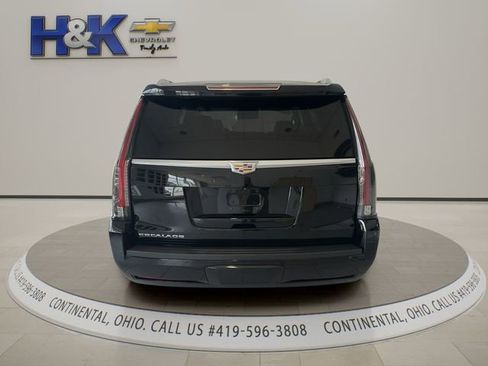 Used 2019 Cadillac Escalade Premium Luxury AWD/4WD image 5