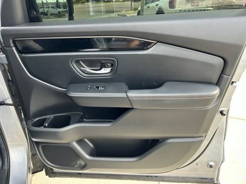 Used 2025 Honda Pilot TrailSport image 31