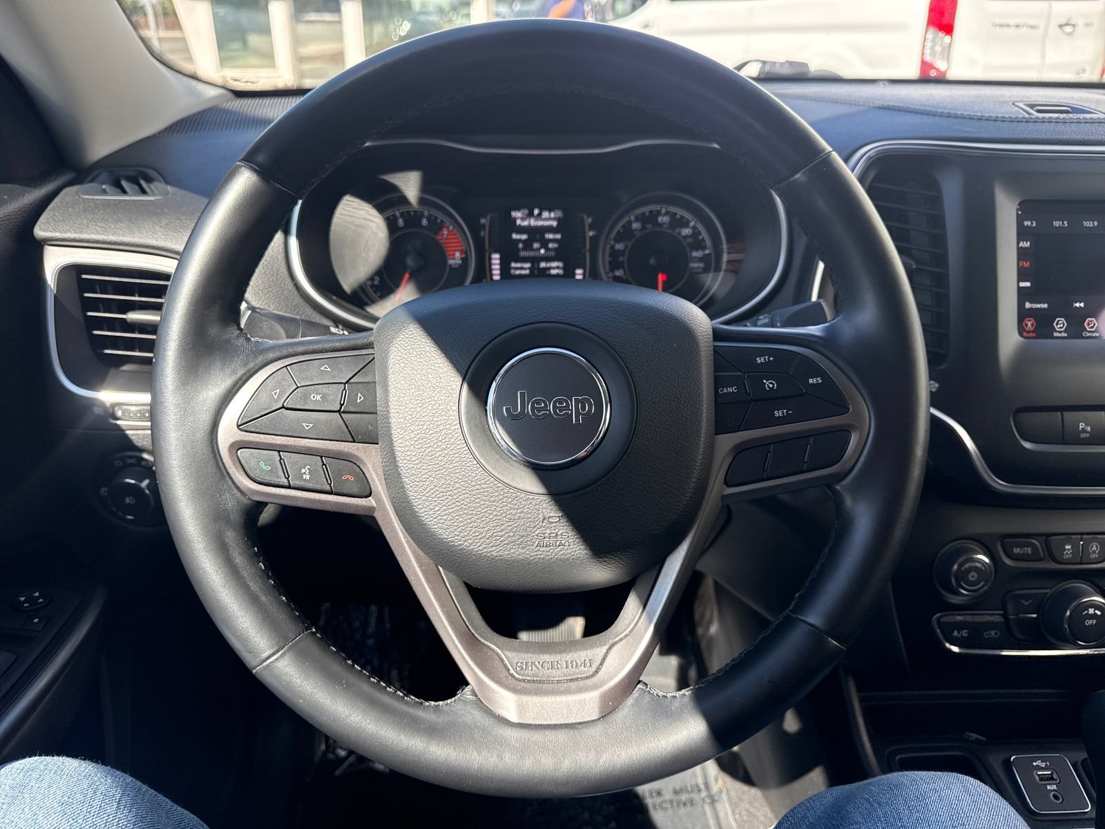 Used 2021 Jeep Cherokee Latitude Lux FWD image 14