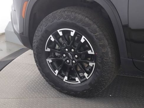 Used 2026 Chevrolet Traverse Z71 w/ LPO, Floor Liner Package AWD/4WD image 13