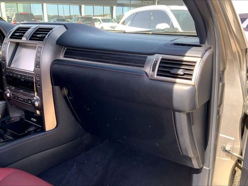 Used 2021 Lexus GX 460 Premium w/ Premium Package image 19