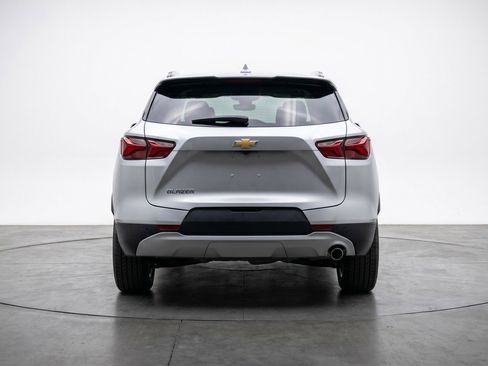 Used 2025 Chevrolet Blazer LT FWD image 7