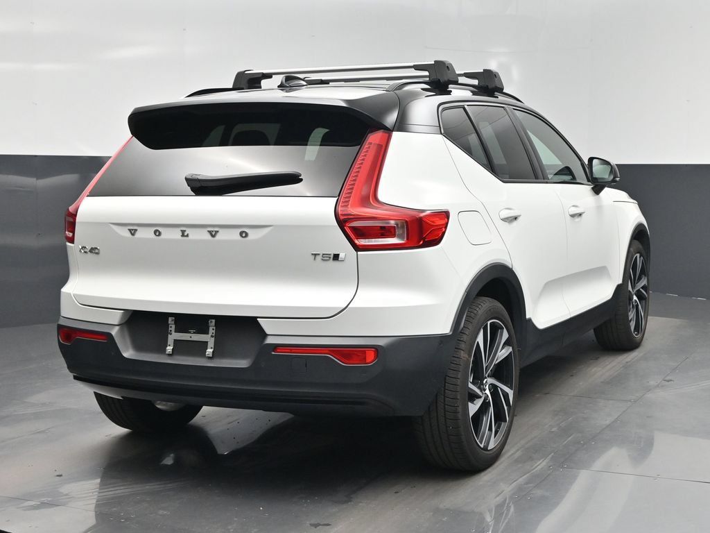 Used 2022 Volvo XC40 T5 R-Design AWD/4WD image 11