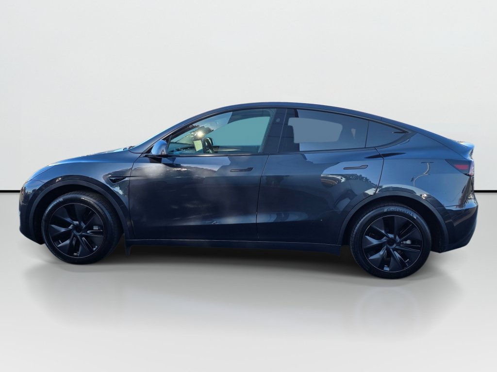 Used 2025 Tesla Model Y Long Range RWD image 2