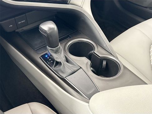 Certified 2021 Toyota Camry SE image 37