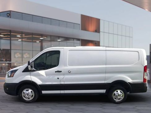 Used 2020 Ford Transit 250 Low Roof AWD image 6