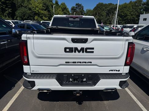 Used 2024 GMC Sierra 1500 AT4 w/ Technology Package AWD/4WD image 5