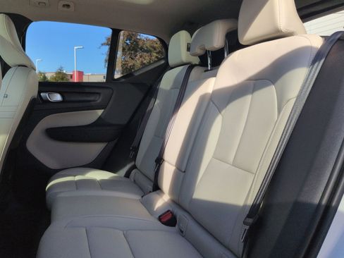 New 2025 Volvo XC40 B5 Ultra w/ Climate Package image 25