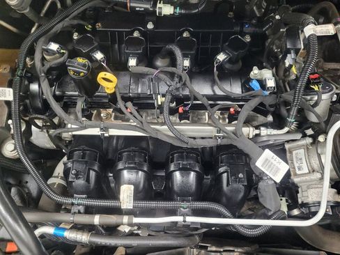 Used 2020 Ford Escape SE Sport image 30