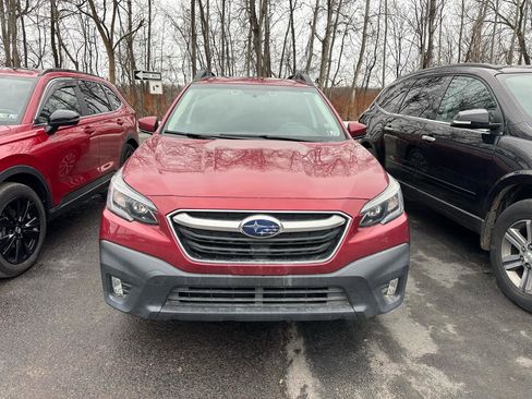 Used 2021 Subaru Outback Premium image 2