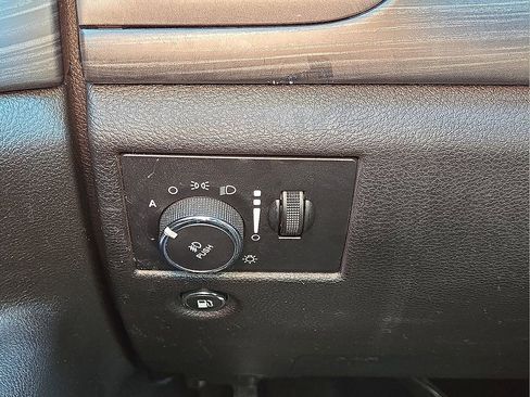 Used 2020 Jeep Grand Cherokee Altitude image 26