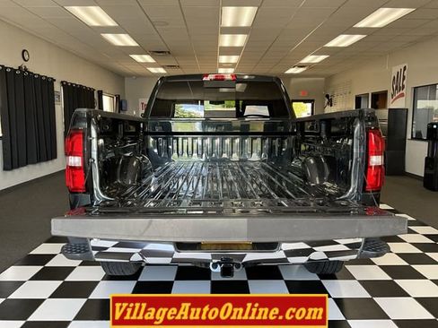 Used 2017 GMC Sierra 1500 SLE w/ SLE Value Package AWD/4WD image 29
