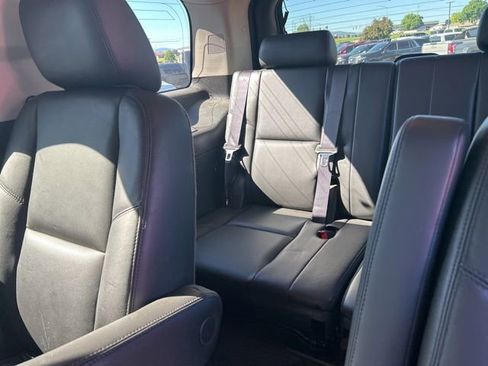 Used 2011 Cadillac Escalade Premium AWD/4WD image 22