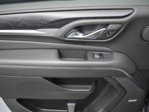 Used 2021 GMC Yukon XL Denali w/ Denali Premium Package image 28