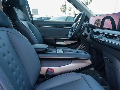 New 2026 Kia EV9 Wind image 18