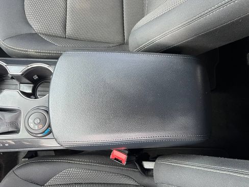 Used 2019 Ford Explorer XLT AWD/4WD image 29