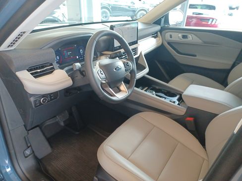 New 2025 Ford Explorer Active w/ Active Comfort Package image 12