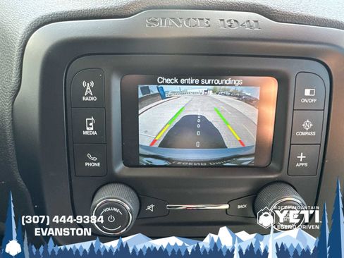 Used 2016 Jeep Renegade Latitude w/ Popular Equipment Group AWD/4WD image 30