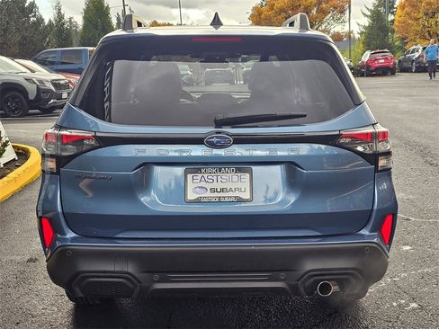 Used 2025 Subaru Forester Limited image 6