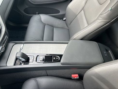 Certified 2025 Volvo XC60 B5 Plus image 26