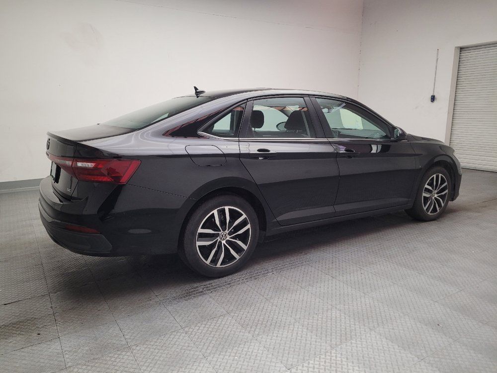Used 2025 Volkswagen Jetta SE FWD image 10
