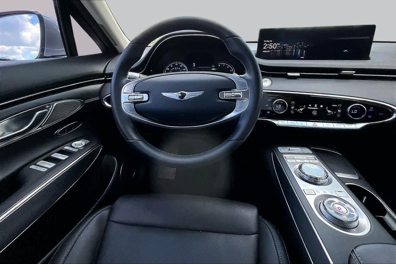 Used 2022 Genesis GV70 2.5T w/ Select Package AWD/4WD image 6