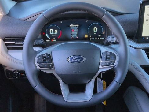 New 2025 Ford Explorer Active w/ Active Comfort Package image 25