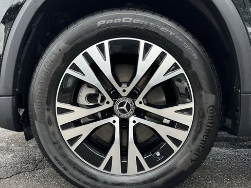 Used 2025 Mercedes-Benz GLA 250 4MATIC image 11