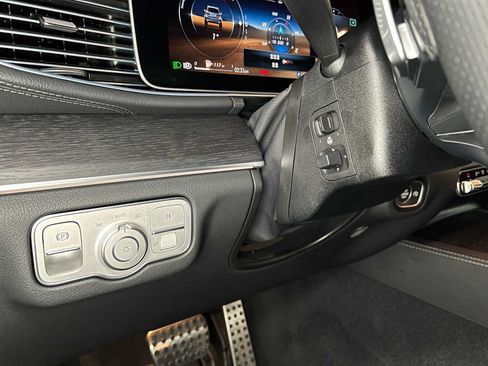 Certified 2025 Mercedes-Benz GLS 450 4MATIC image 27