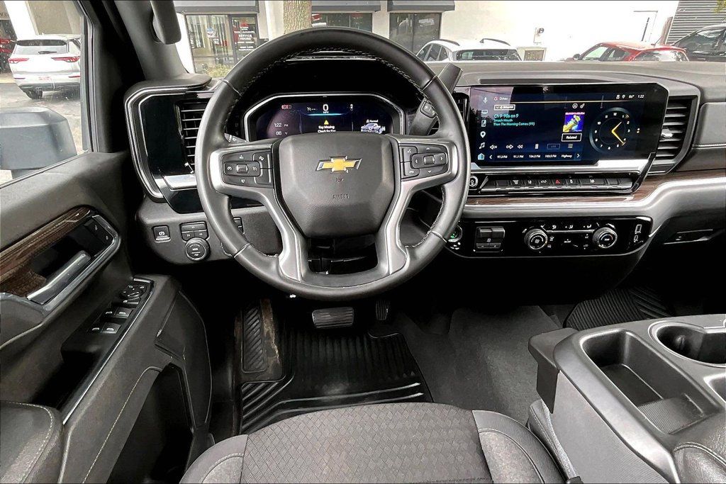 Used 2026 Chevrolet Silverado 3500 LT AWD/4WD image 9