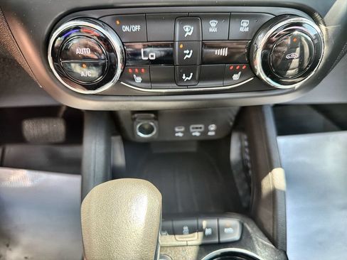 Used 2023 Chevrolet TrailBlazer ACTIV w/ Sun and Liftgate Package AWD/4WD image 17